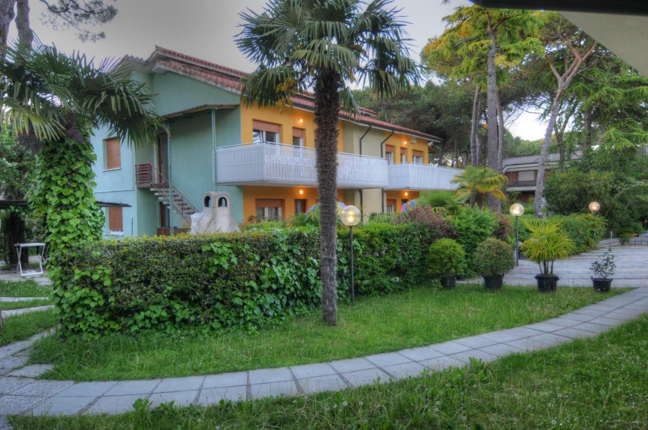 Residence Villa Laura Lignano Sabbiadoro Eksteriør bilde